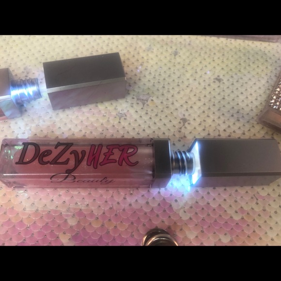 LED Lipgloss - Picture 3 of 5